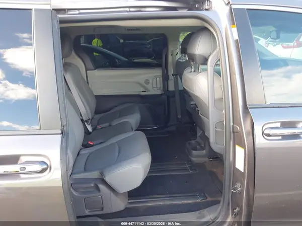 5TDYRKEC4MS059417 2021 TOYOTA SIENNA - Image 8