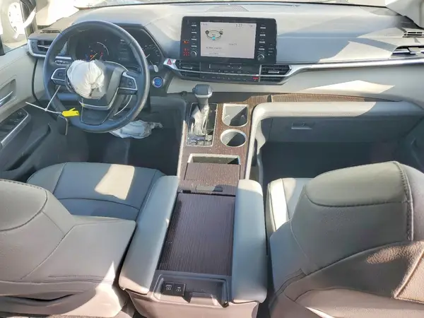 5TDYRKEC4MS063001 2021 TOYOTA SIENNA - Image 8