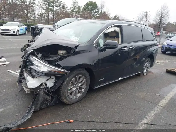 5TDYRKEC4MS072636 2021 TOYOTA SIENNA - Image 2