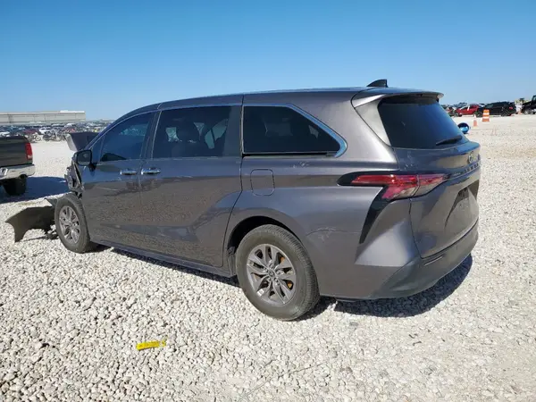 5TDYRKEC4NS078261 2022 TOYOTA SIENNA - Image 2