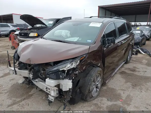 5TDYRKEC4NS092922 2022 TOYOTA SIENNA - Image 2