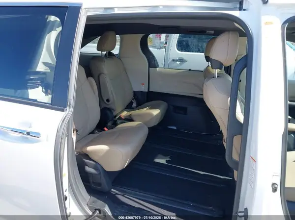 5TDYRKEC4NS102235 2022 TOYOTA SIENNA - Image 8