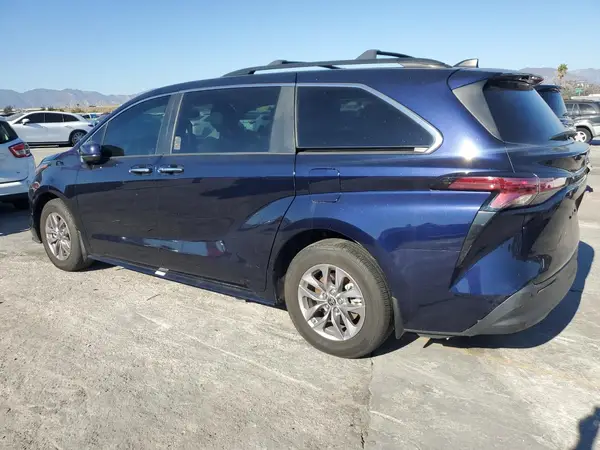 5TDYRKEC4NS108701 2022 TOYOTA SIENNA - Image 2