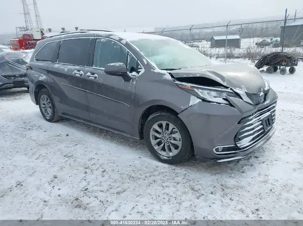 5TDYRKEC4NS120170 2022 TOYOTA SIENNA - Image 1