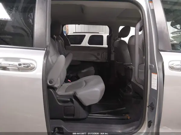 5TDYRKEC4NS127278 2022 TOYOTA SIENNA - Image 8