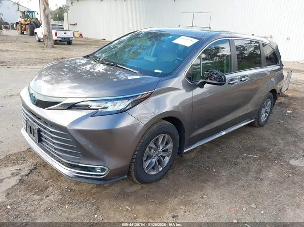 5TDYRKEC4NS129841 2022 TOYOTA SIENNA - Image 2