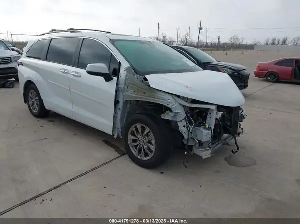 5TDYRKEC4PS141247 2023 TOYOTA SIENNA - Image 1