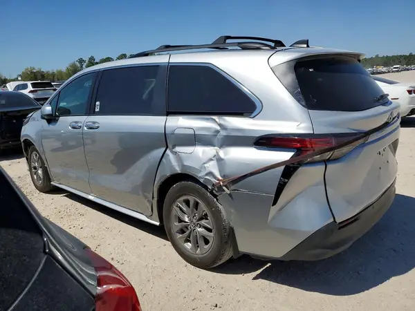 5TDYRKEC4PS144598 2023 TOYOTA SIENNA - Image 2