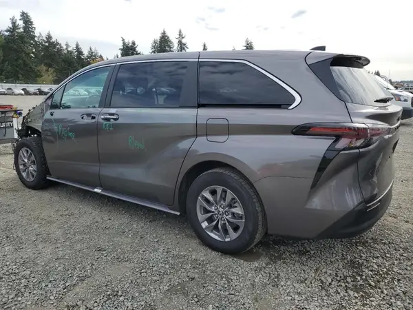 5TDYRKEC4PS153026 2023 TOYOTA SIENNA - Image 2