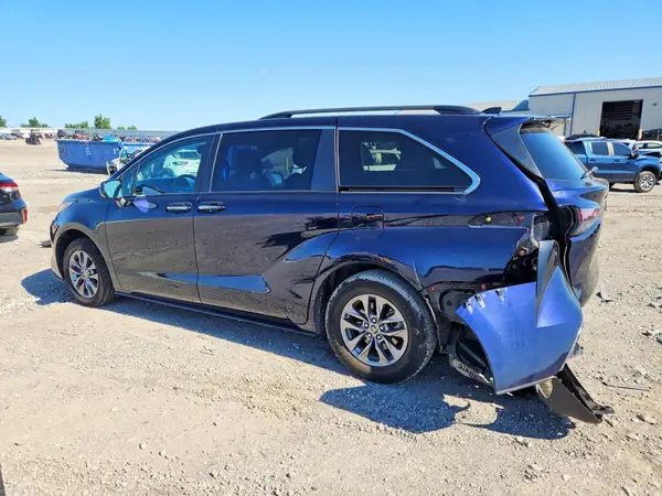 5TDYRKEC4PS160669 2023 TOYOTA SIENNA - Image 2