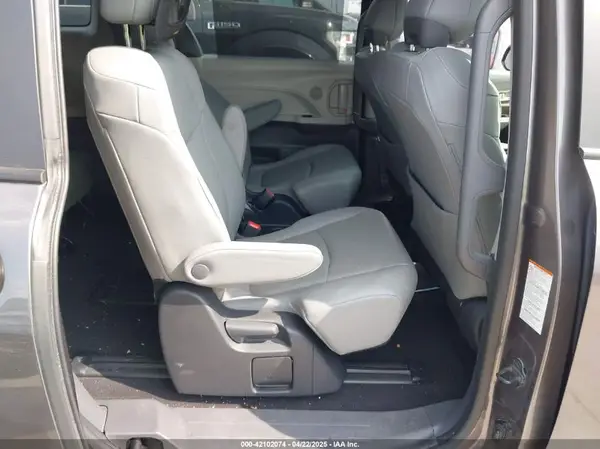 5TDYRKEC4PS163555 2023 TOYOTA SIENNA - Image 8