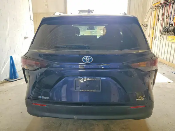 2023 TOYOTA SIENNA auction photo 6