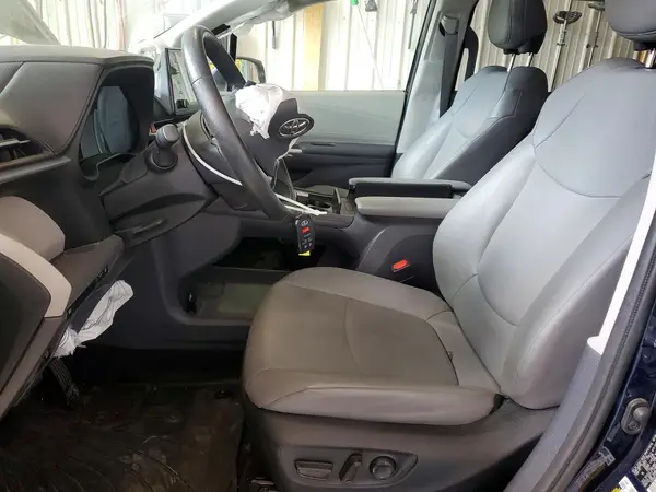 2023 TOYOTA SIENNA auction photo 7