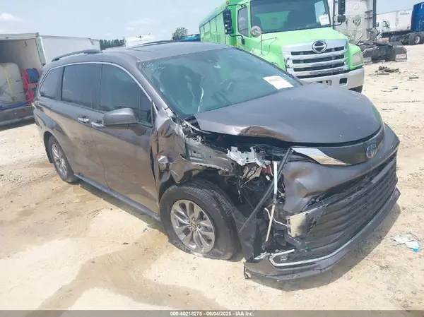5TDYRKEC4RS204737 2024 TOYOTA SIENNA - Image 1