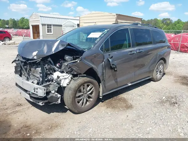 5TDYRKEC4RS205368 2024 TOYOTA SIENNA - Image 2