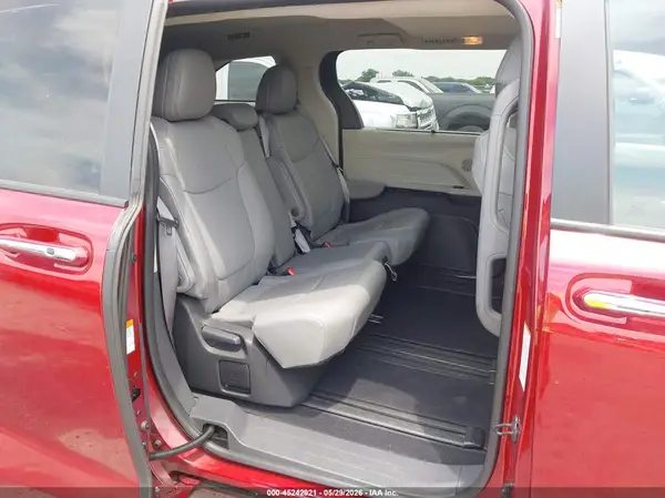 5TDYRKEC4RS209579 2024 TOYOTA SIENNA - Image 8