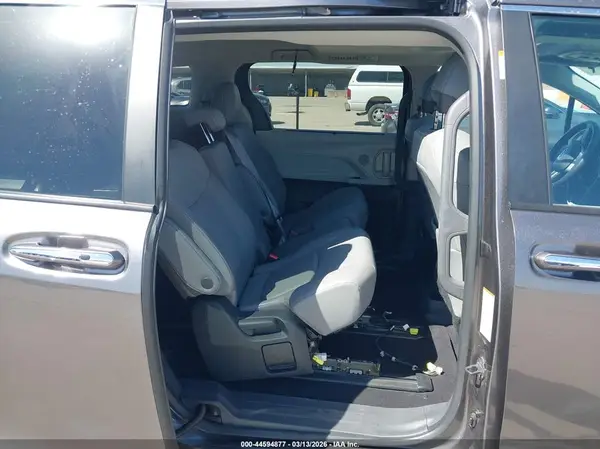 5TDYRKEC4RS211932 2024 TOYOTA SIENNA - Image 8
