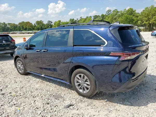 5TDYRKEC4RS221568 2024 TOYOTA SIENNA - Image 2