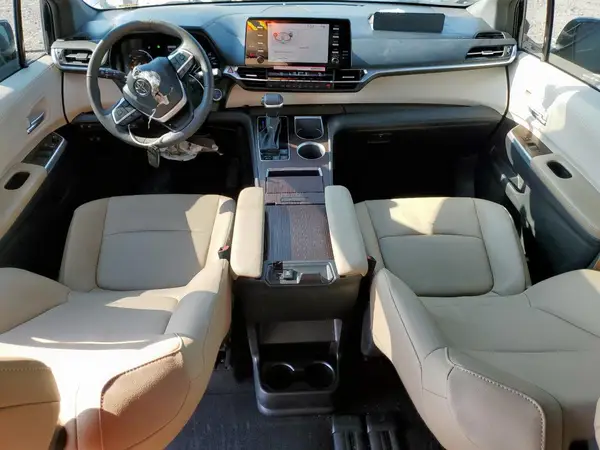 5TDYRKEC4RS221568 2024 TOYOTA SIENNA - Image 8