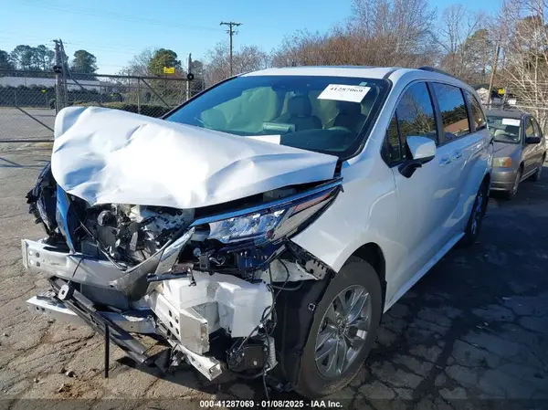 5TDYRKEC4RS221926 2024 TOYOTA SIENNA - Image 2