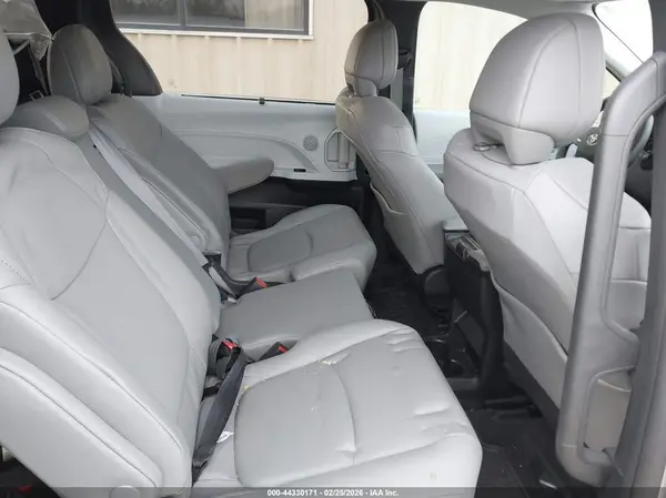 5TDYRKEC4SS227585 2025 TOYOTA SIENNA - Image 8