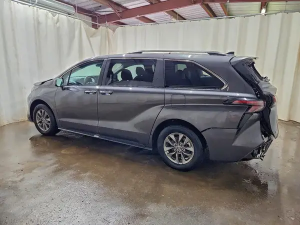 5TDYRKEC4SS228347 2025 TOYOTA SIENNA - Image 2
