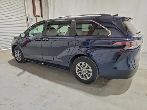 5TDYRKEC4SS229286 2025 TOYOTA SIENNA - Image 2
