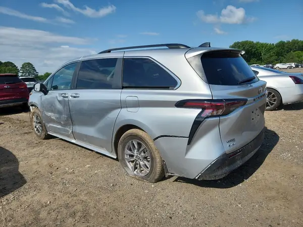 5TDYRKEC4SS242698 2025 TOYOTA SIENNA - Image 2