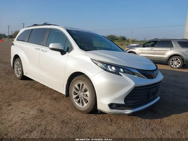 5TDYRKEC4SS243737 2025 TOYOTA SIENNA - Image 1