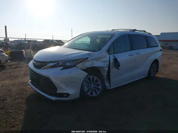 5TDYRKEC4SS243737 2025 TOYOTA SIENNA - Image 2