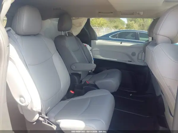 5TDYRKEC4SS252812 2025 TOYOTA SIENNA - Image 8
