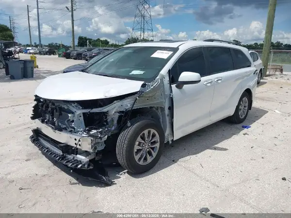 5TDYRKEC4SS267312 2025 TOYOTA SIENNA - Image 2