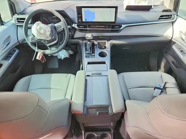 5TDYRKEC4SS275071 2025 TOYOTA SIENNA - Image 8