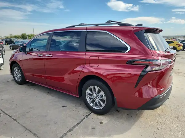 5TDYRKEC4SS275877 2025 TOYOTA SIENNA - Image 2