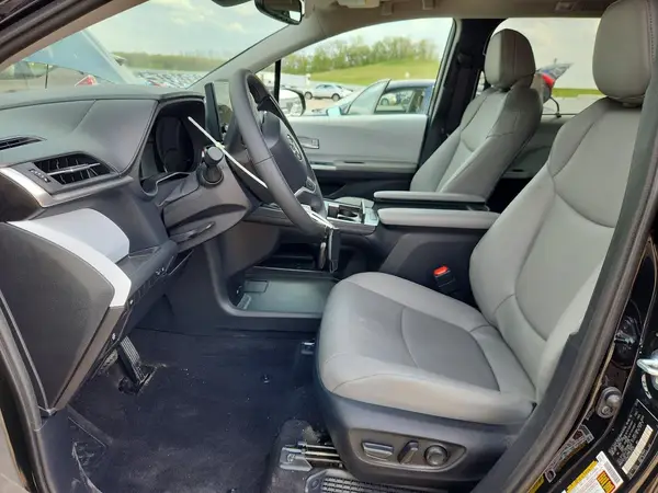 2026 TOYOTA SIENNA auction photo 7