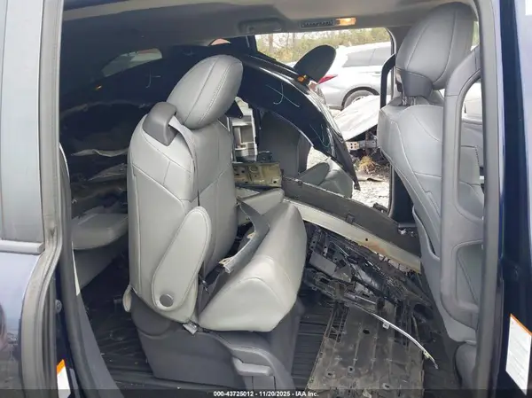 5TDYRKEC5MS003826 2021 TOYOTA SIENNA - Image 8