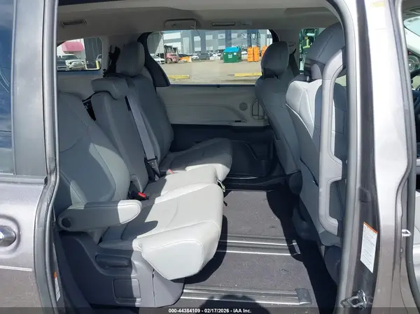 5TDYRKEC5MS005155 2021 TOYOTA SIENNA - Image 8