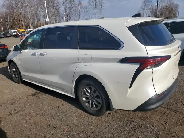 5TDYRKEC5MS008038 2021 TOYOTA SIENNA - Image 2