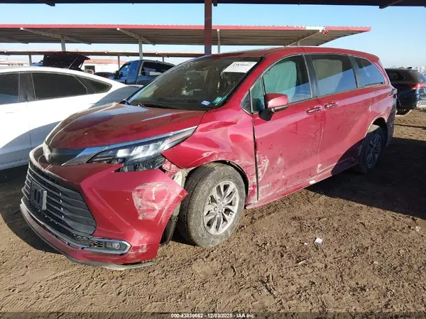 5TDYRKEC5MS026670 2021 TOYOTA SIENNA - Image 2