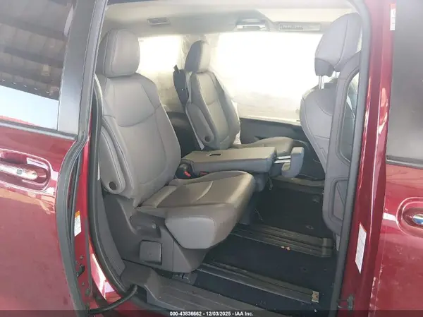 5TDYRKEC5MS026670 2021 TOYOTA SIENNA - Image 8