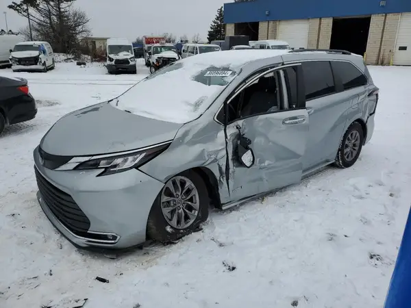 5TDYRKEC5MS035742 2021 TOYOTA SIENNA - Image 1