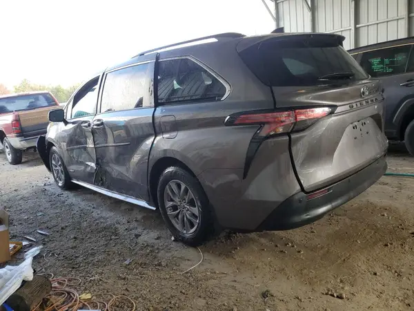 5TDYRKEC5MS037300 2021 TOYOTA SIENNA - Image 2