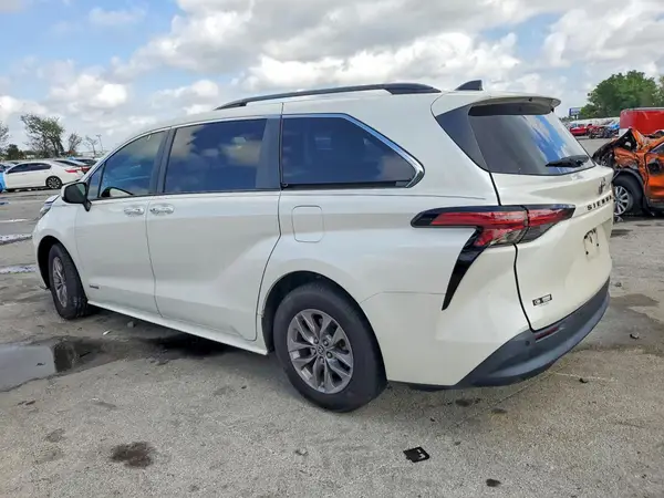 5TDYRKEC5MS044943 2021 TOYOTA SIENNA - Image 2