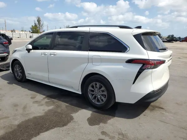 5TDYRKEC5MS047289 2021 TOYOTA SIENNA - Image 2