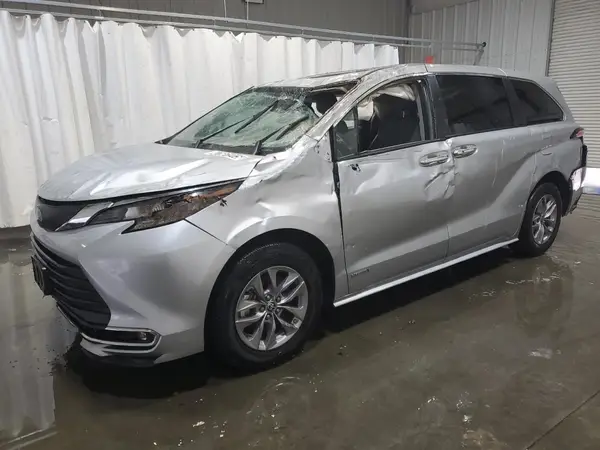 5TDYRKEC5MS054064 2021 TOYOTA SIENNA - Image 1
