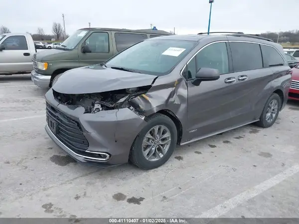 5TDYRKEC5MS055831 2021 TOYOTA SIENNA - Image 2