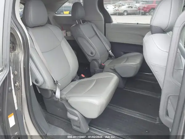 5TDYRKEC5MS055831 2021 TOYOTA SIENNA - Image 8