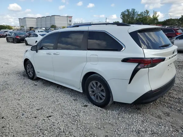 5TDYRKEC5MS062584 2021 TOYOTA SIENNA - Image 2