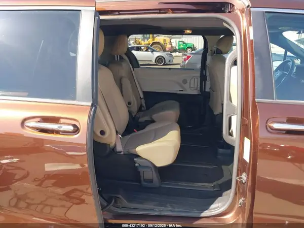 5TDYRKEC5MS064805 2021 TOYOTA SIENNA - Image 8