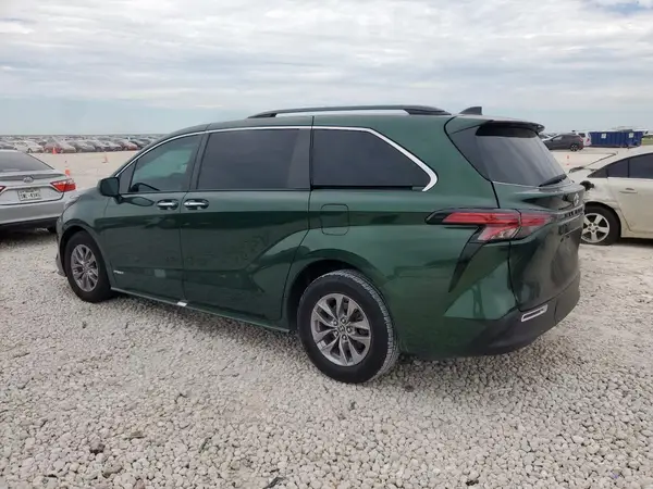 5TDYRKEC5MS069521 2021 TOYOTA SIENNA - Image 2
